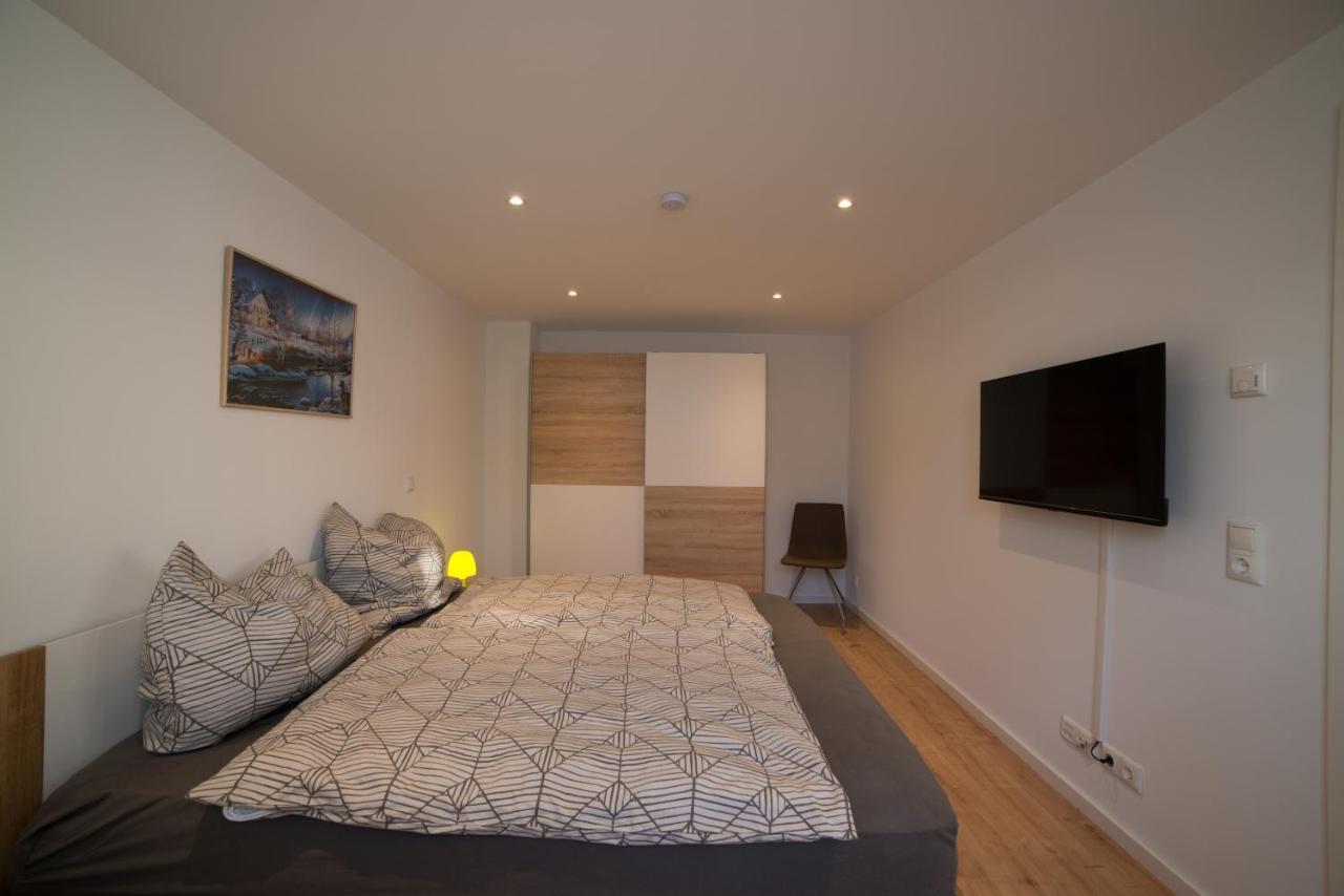 Schoene Ferienwohnung 54 M², Zentrumsnah, Kingbett エアフルト エクステリア 写真