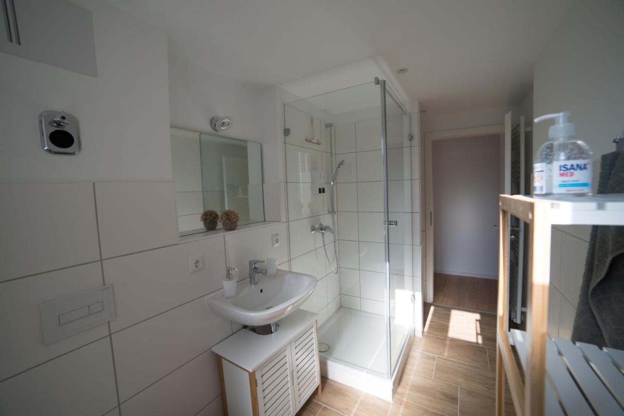 Schoene Ferienwohnung 54 M², Zentrumsnah, Kingbett エアフルト エクステリア 写真