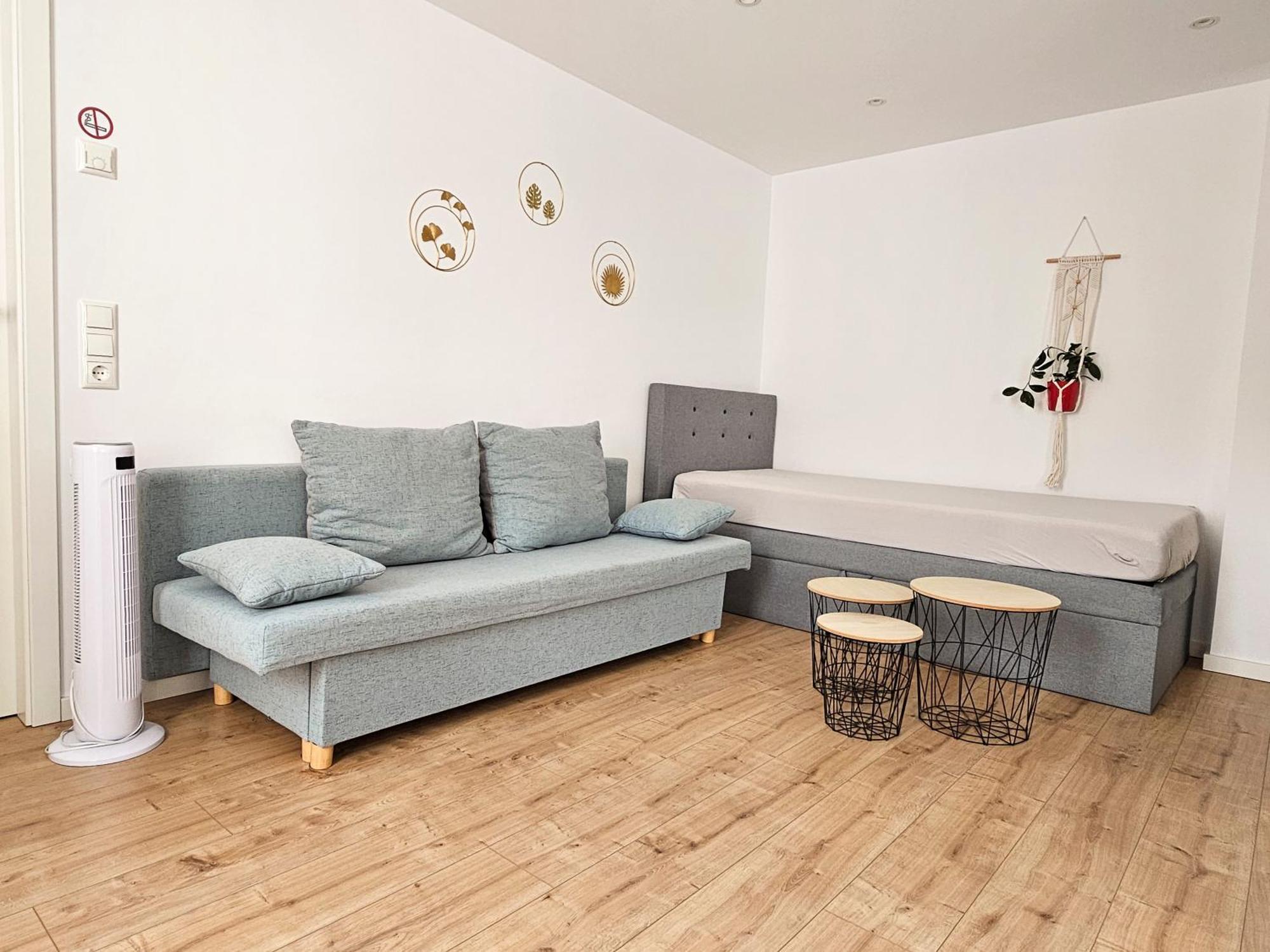 Schoene Ferienwohnung 54 M², Zentrumsnah, Kingbett エアフルト エクステリア 写真