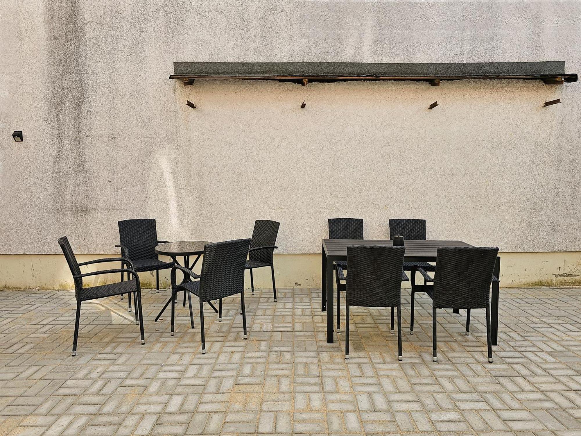 Schoene Ferienwohnung 54 M², Zentrumsnah, Kingbett エアフルト エクステリア 写真