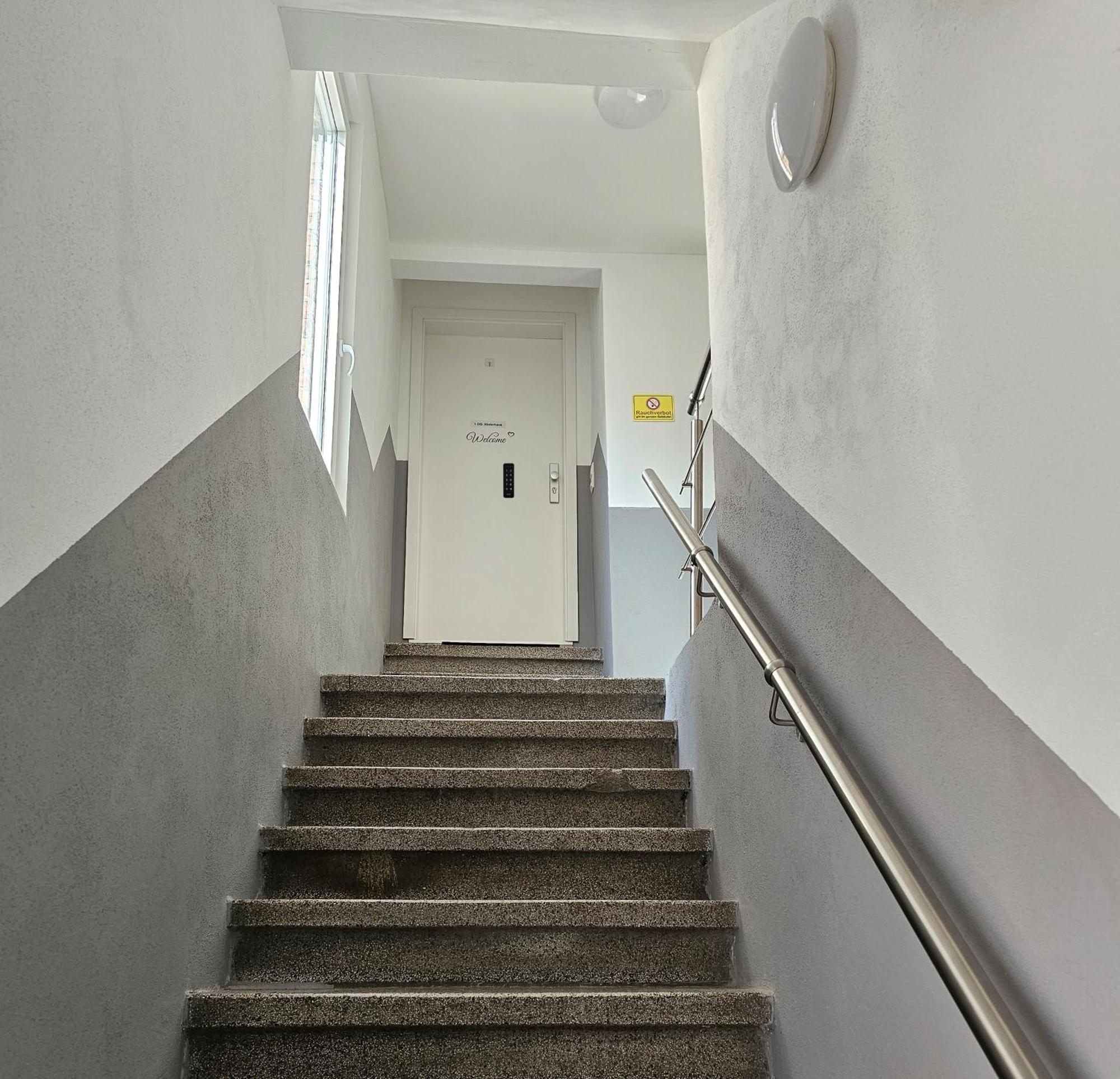 Schoene Ferienwohnung 54 M², Zentrumsnah, Kingbett エアフルト エクステリア 写真